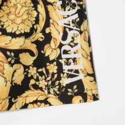 Børn Versace Kids Shorts Med Baroktryk 5 Børn Versace Kids Shorts Med Baroktryk -Stella shop 17340348 37689624 1000