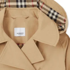 Børn Burberry Kids Ternet Trenchcoat Med Plisseringer 6 Børn Burberry Kids Ternet Trenchcoat Med Plisseringer -Stella shop 18453874 40207105 1000