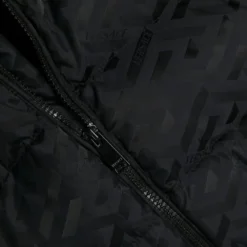 Børn Versace Kids Dunjakke Med Greca-tryk 5 Børn Versace Kids Dunjakke Med Greca-tryk -Stella shop 19239607 42177250 1000