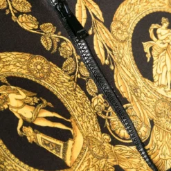 Børn Versace Kids Dunjakke Med Greca-tryk Og Lynlås 5 Børn Versace Kids Dunjakke Med Greca-tryk Og Lynlås -Stella shop 19364854 44728886 1000